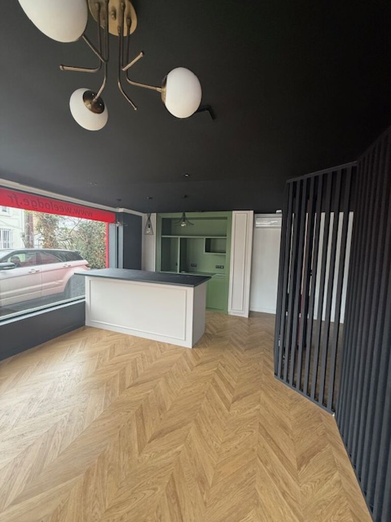 Local emplacement n°1 en location à Poissy, visibilité exceptionnelle adresse stratègique