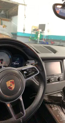 Quel est le prix pour remplacer le pare-brise de votre Porsche Macan avec Speed Glass à Marseille 13011 ?