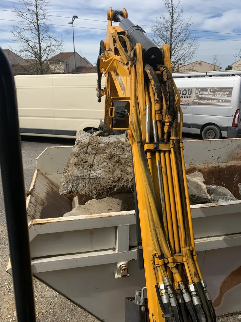 L'entreprise TERRABENNE  met à disposition des bennes de chantier pour évacuation de gravats sur Bordeaux 