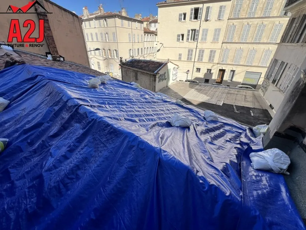 Bâchage d'urgence de toiture