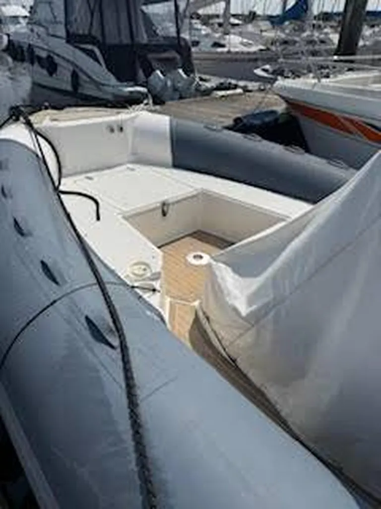 Semi rigide avec moteur YAMAHA 300CV, occasion à saisir en Loire Atlantique