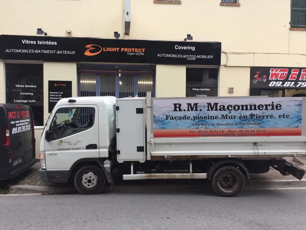 Le marquage de camion pour un support publicitaire mobile en grand format