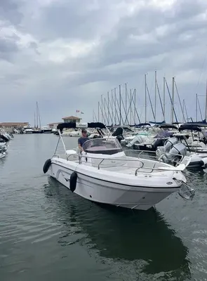 Ranieri Voyager 21 S d'occasion équipé d'un moteur Honda Marine BF150 à la vente à La Londe les Maures proche de Toulon dans le Var