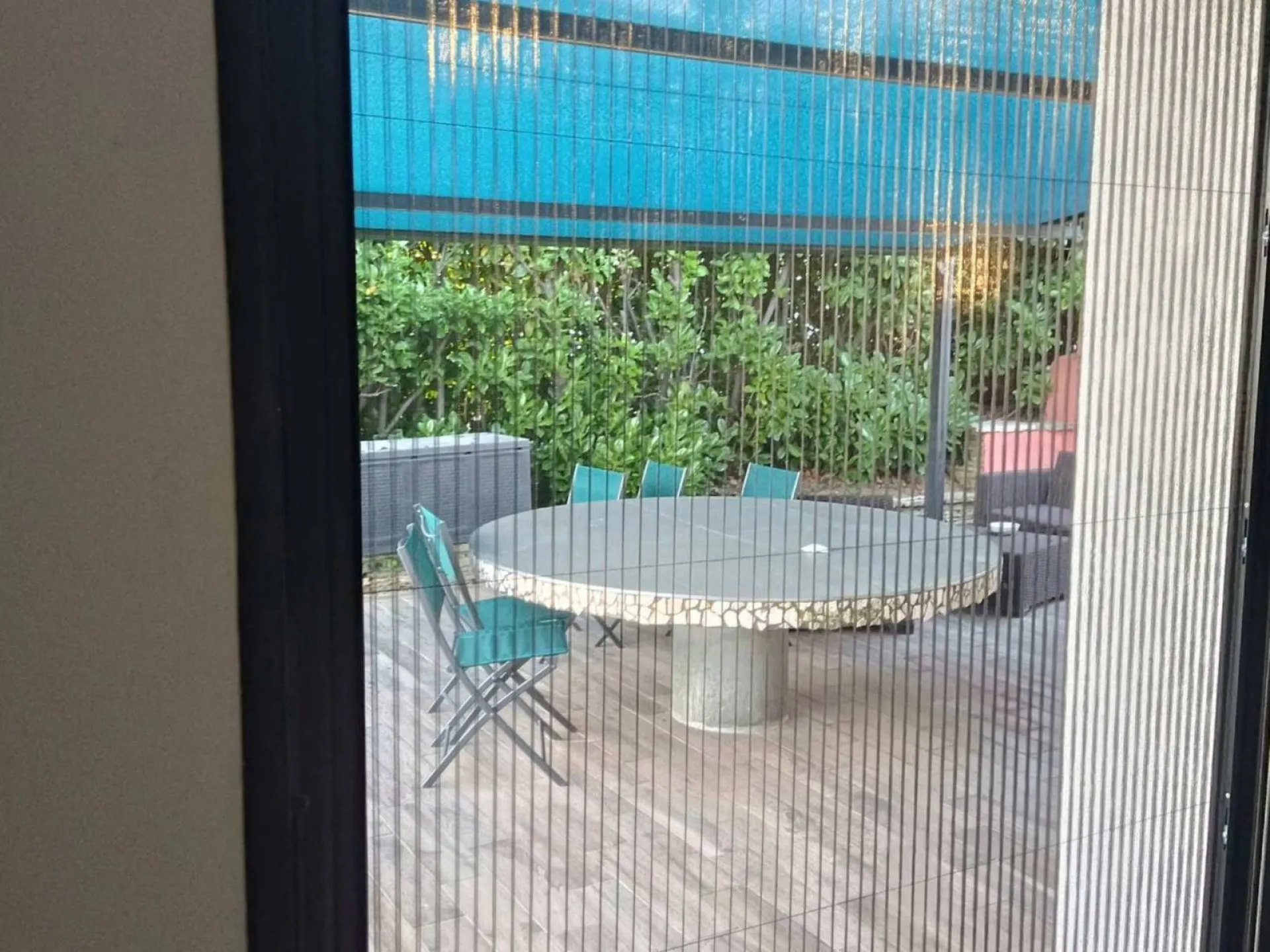 Moustiquaires sur mesure pour portes-fenêtres à Carqueiranne dans le Var