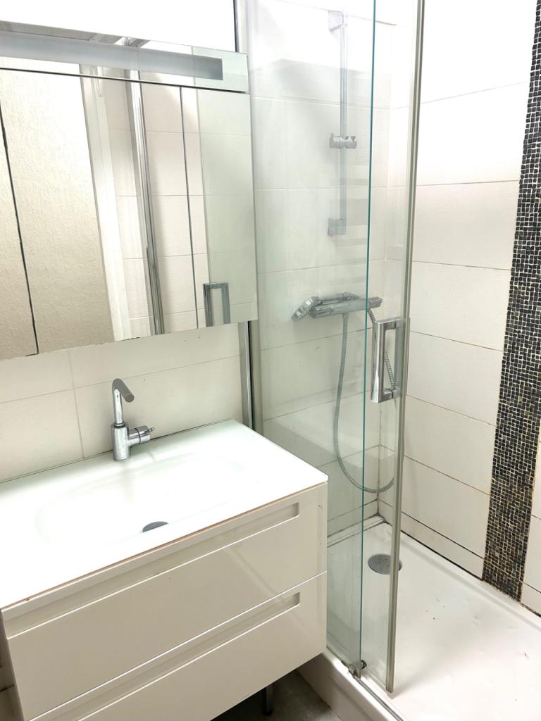 Appartement T3 en rez-de-chaussée (habitation ou professionnel) - Paris 15eme