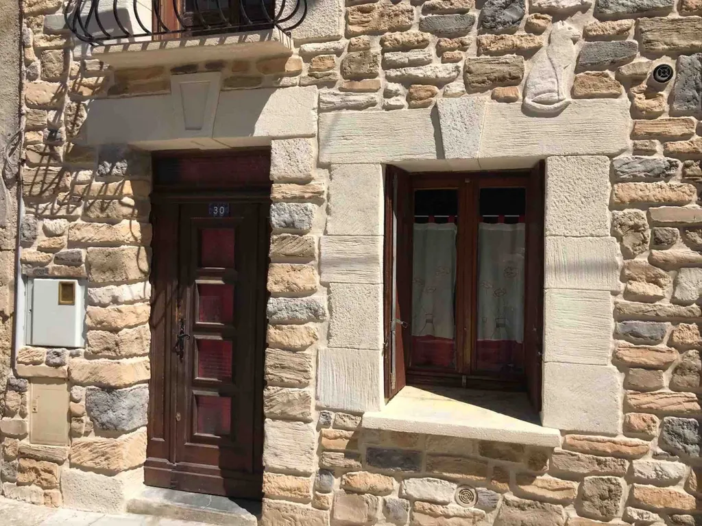 Création de motifs personnalisés sculptés dans l'enduit à la chaux proche de Narbonne