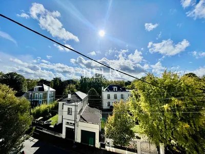 Helix immobilier Le Vésinet ciel bleu