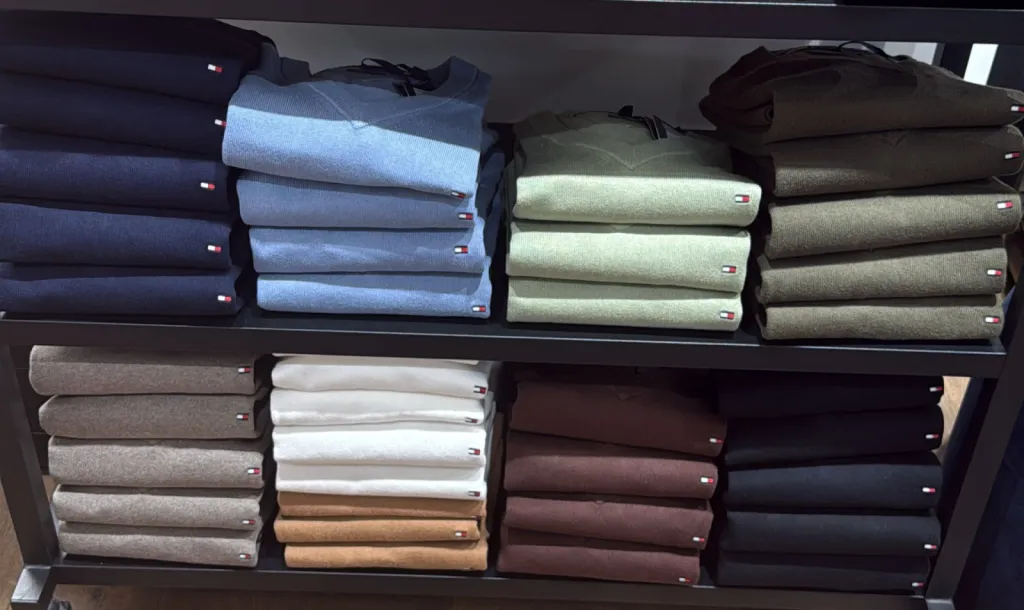 Le pull col V Tommy Hilfiger