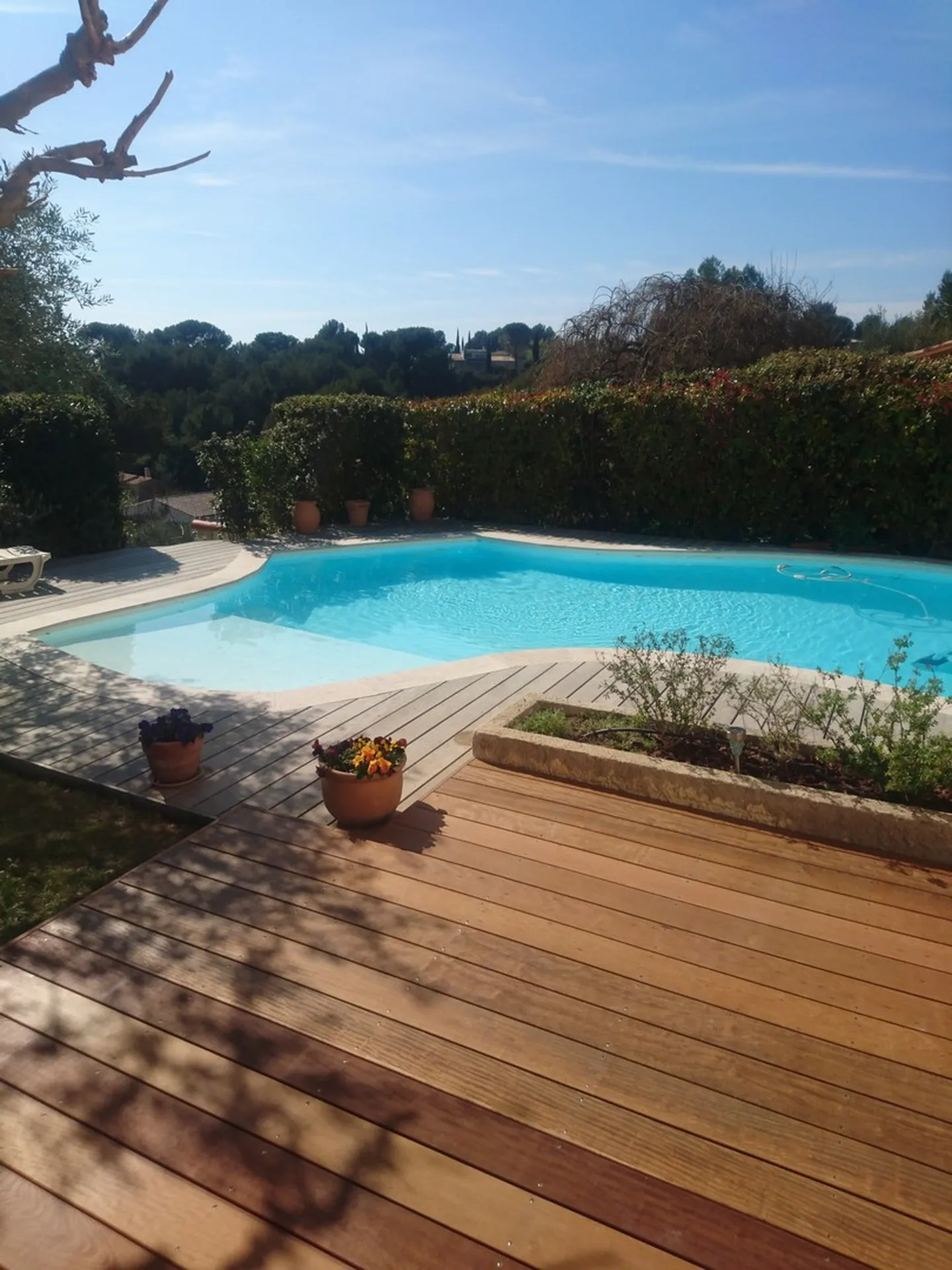 Terrasse bois Itauba à Eguilles sur lambourdes bois exotiques et plots bétons