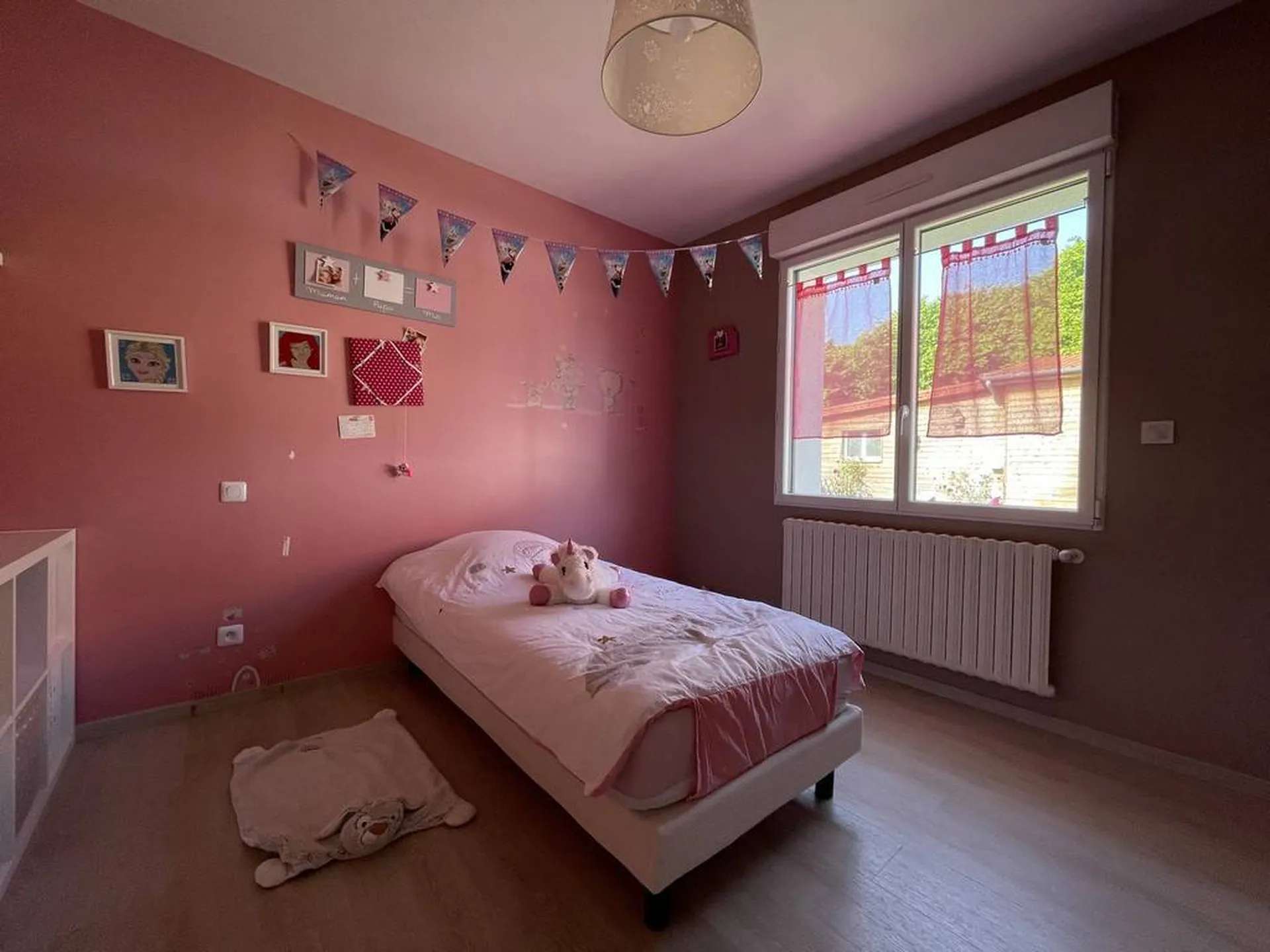 Maison contemporaine de 178m² bâtie sur son terrain de 1 230m² proche des commerces, en Seine Maritime, 76.