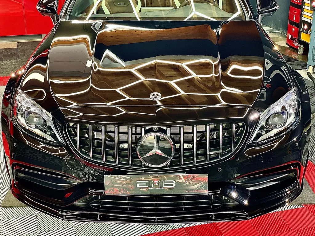 Protection carrosserie Traitement céramique auto cicatrisant Lyon Mercedes C63 AMG