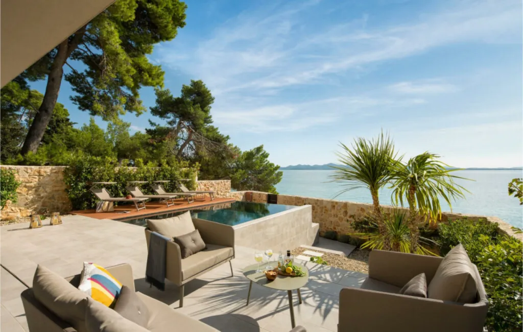 Expérience Habitat : jardin extérieur domotique avec gestion intelligente à Ramatuelle et à Cogolin