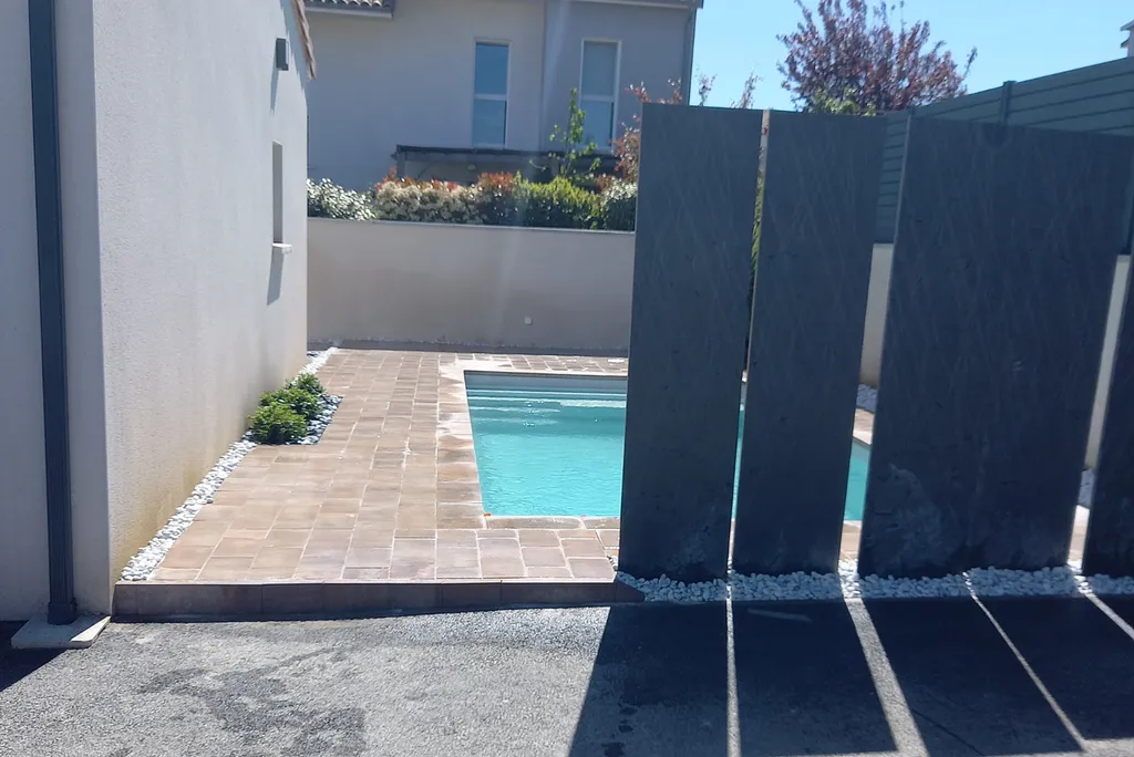Création d'une plage de piscine à Blagnac