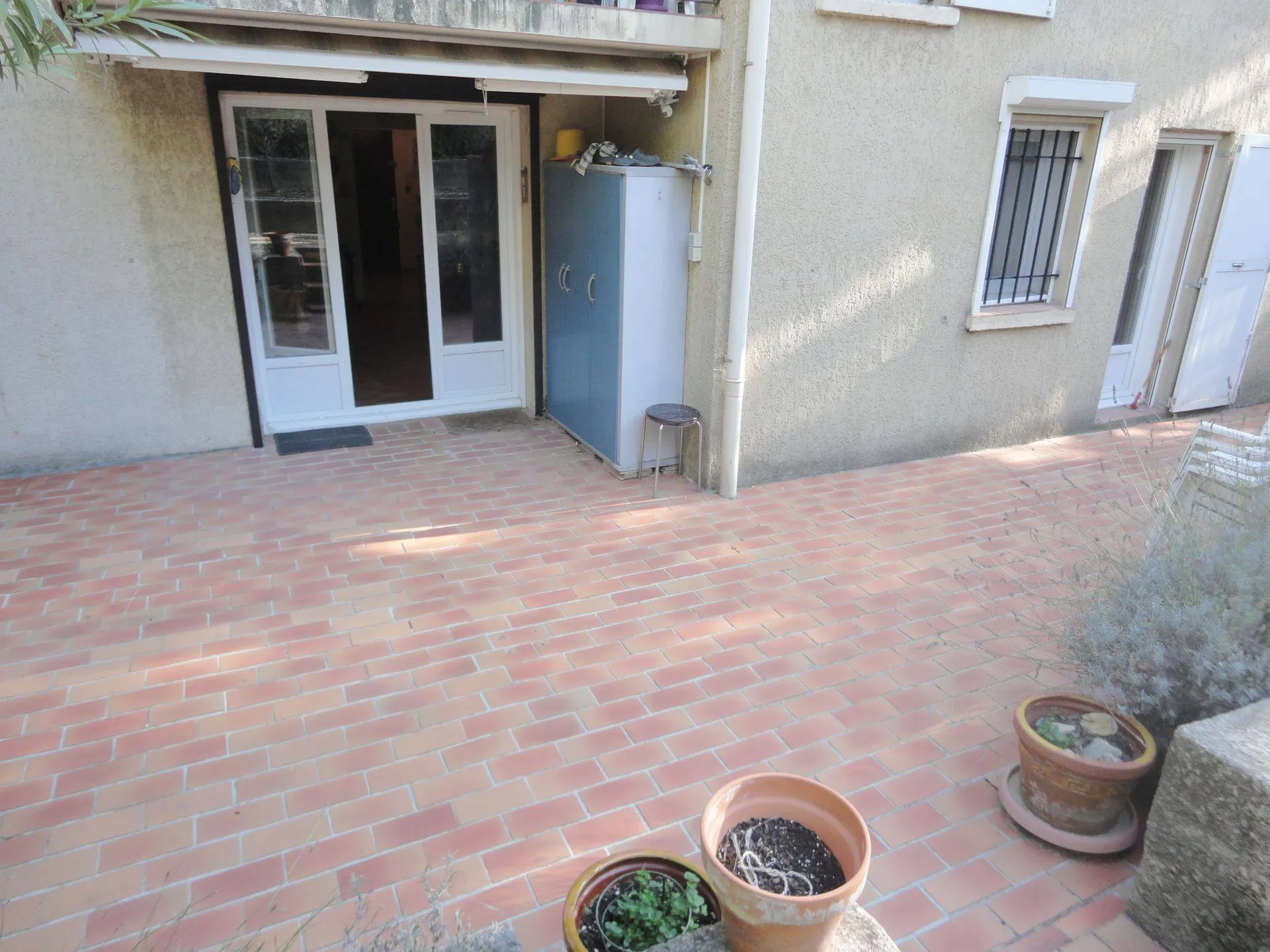 A VENDRE ROQUEFORT LA BEDOULE APPARTEMENT AVEC  JARDIN