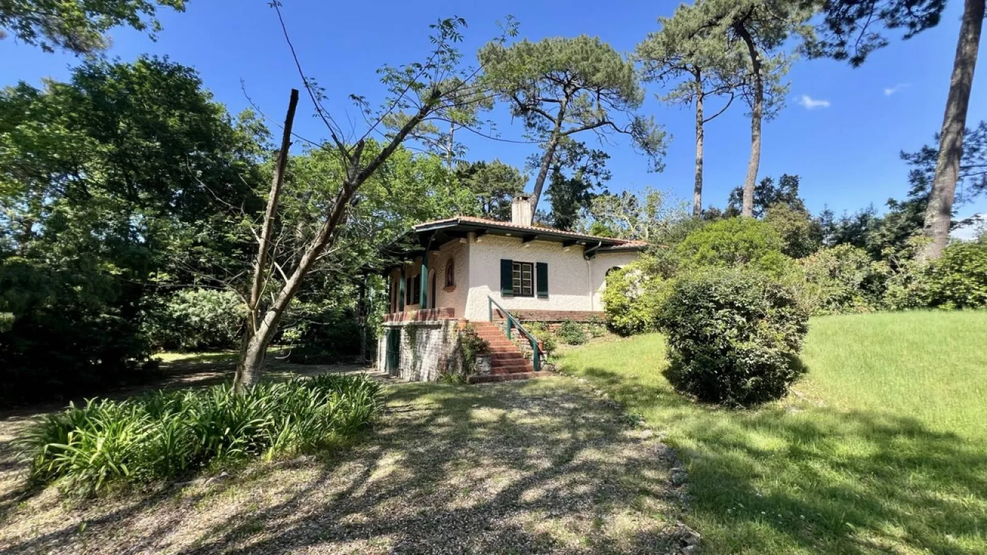 Villa Hossegor Centre – Golf - Bien Rare, Authentique et idéalement situé sur très grande parcelle de 2550m2