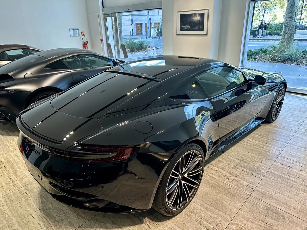 detailing protection carrosserie traitement céramique Aston Martin DB12 Lyon