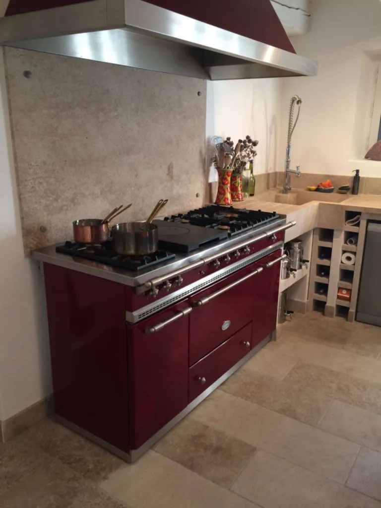Vous recherchez la véritable pierre naturelle au 36 rue de Bourgogne à Paris. De la carrière aux produits finis. Francepierre producteur de pierre naturelle intérieur et extérieur ?