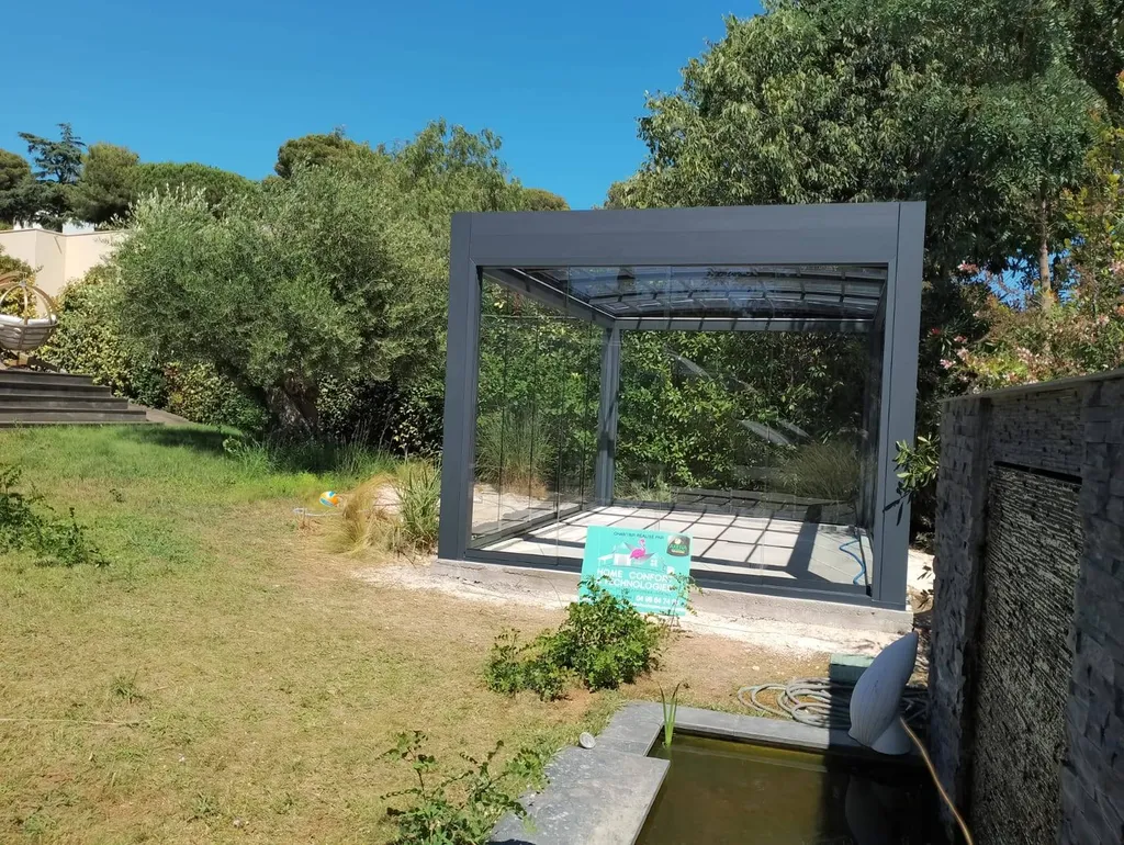 Pergola avec mur en verre - HCT