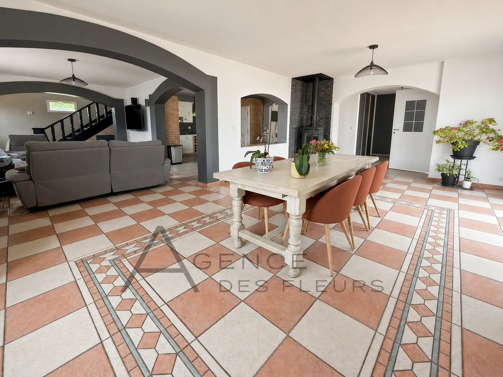 A vendre maison de 188 m² édifiée sur 4700 m² de terrain sur la commune de OISSEL