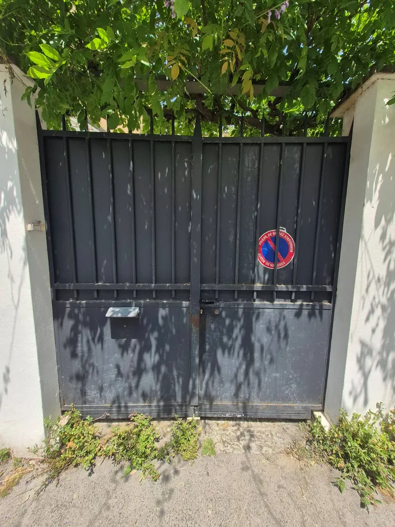 Préserver et optimiser : un portail métallique restauré avec soin à Bordeaux !