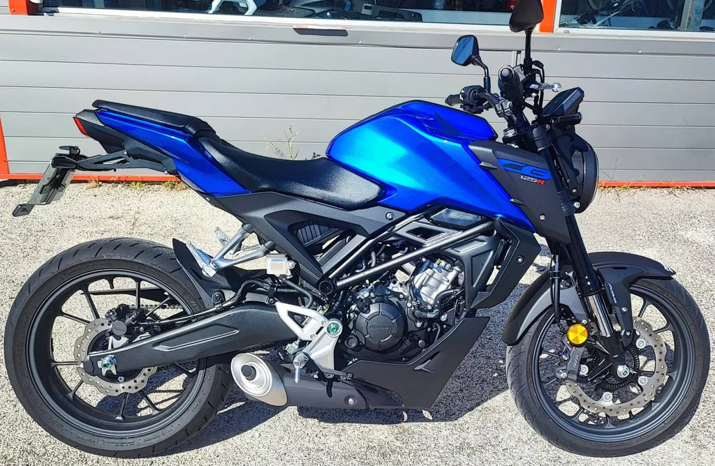 HONDA  CB125R DU 10/2025 AVEC 1080KM.