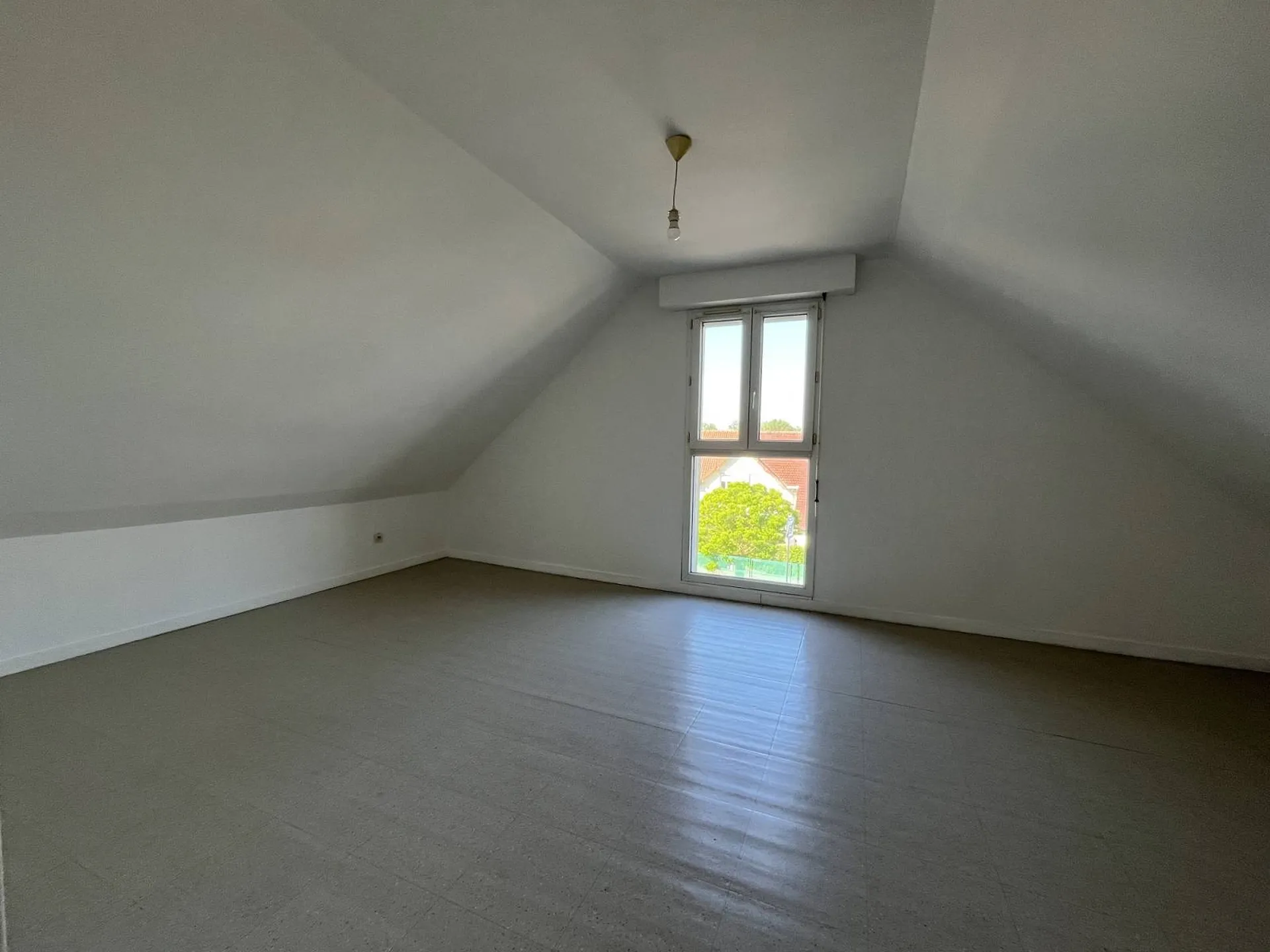 Ensemble immobilier, à vendre, en centre-ville du Trait - Idéal investisseurs !