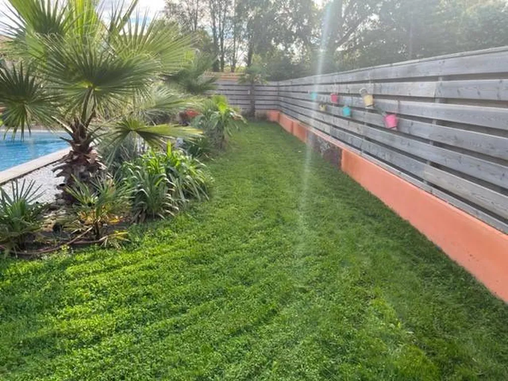 Comment planter un gazon avec du micro-trèfle à Mezos