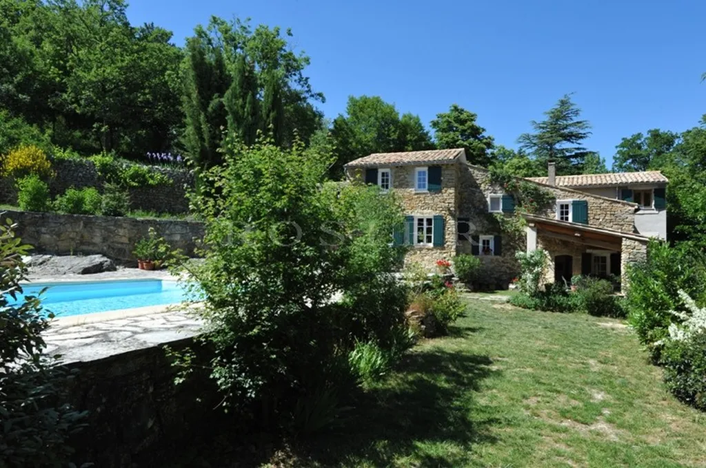 Mazet restauré avec soin, région de Sault    