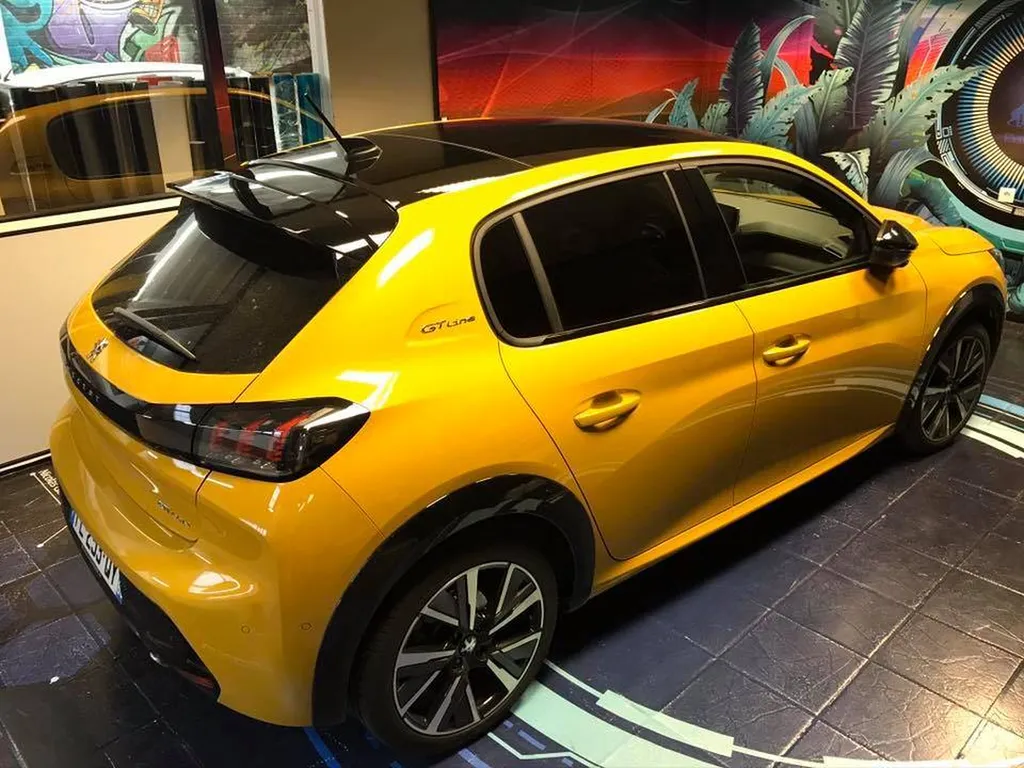 208 Peugeot après custom