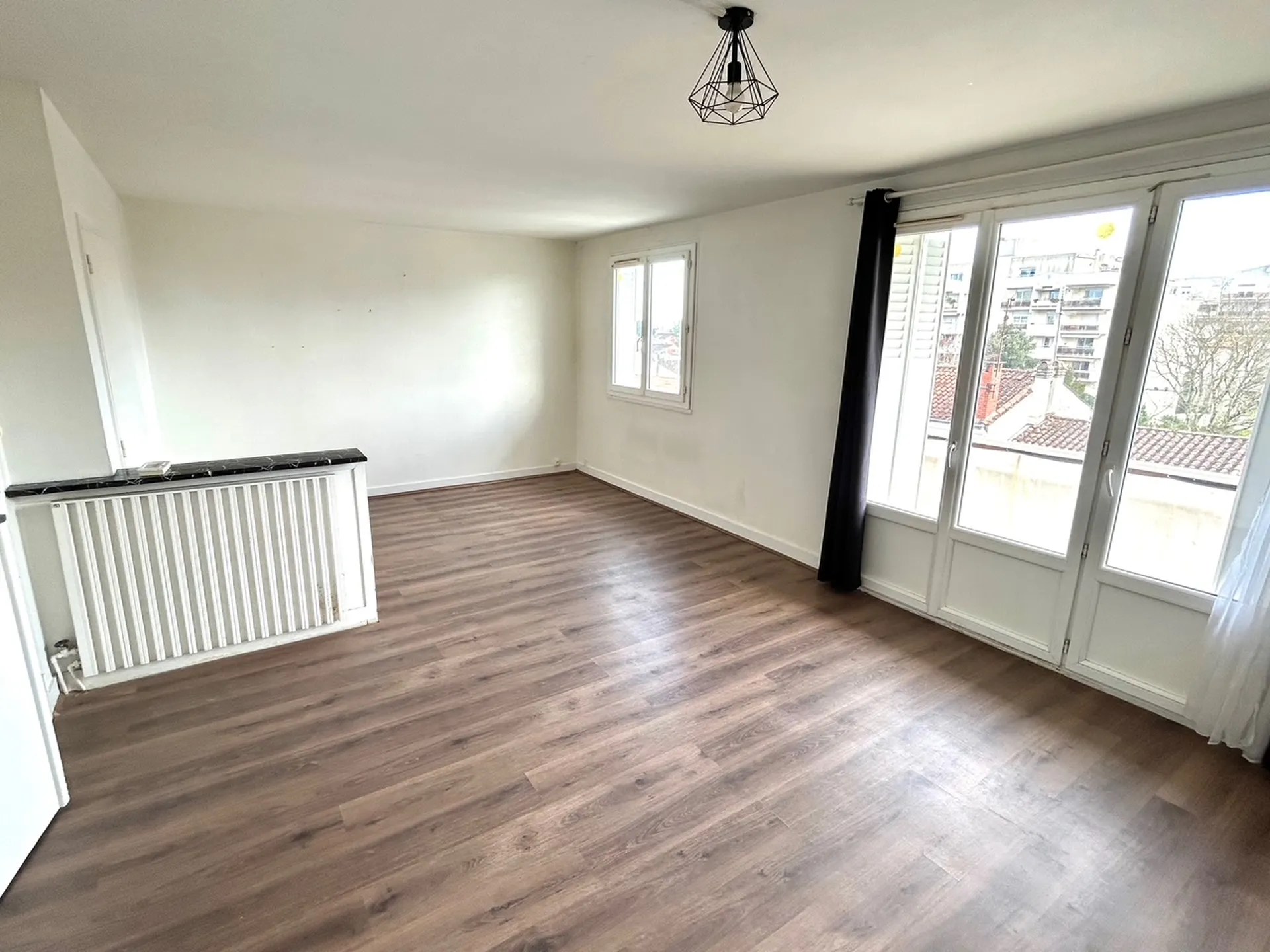 Appartement T3 à rénover à Bordeaux Caudéran, proximité du Parc Bordelais