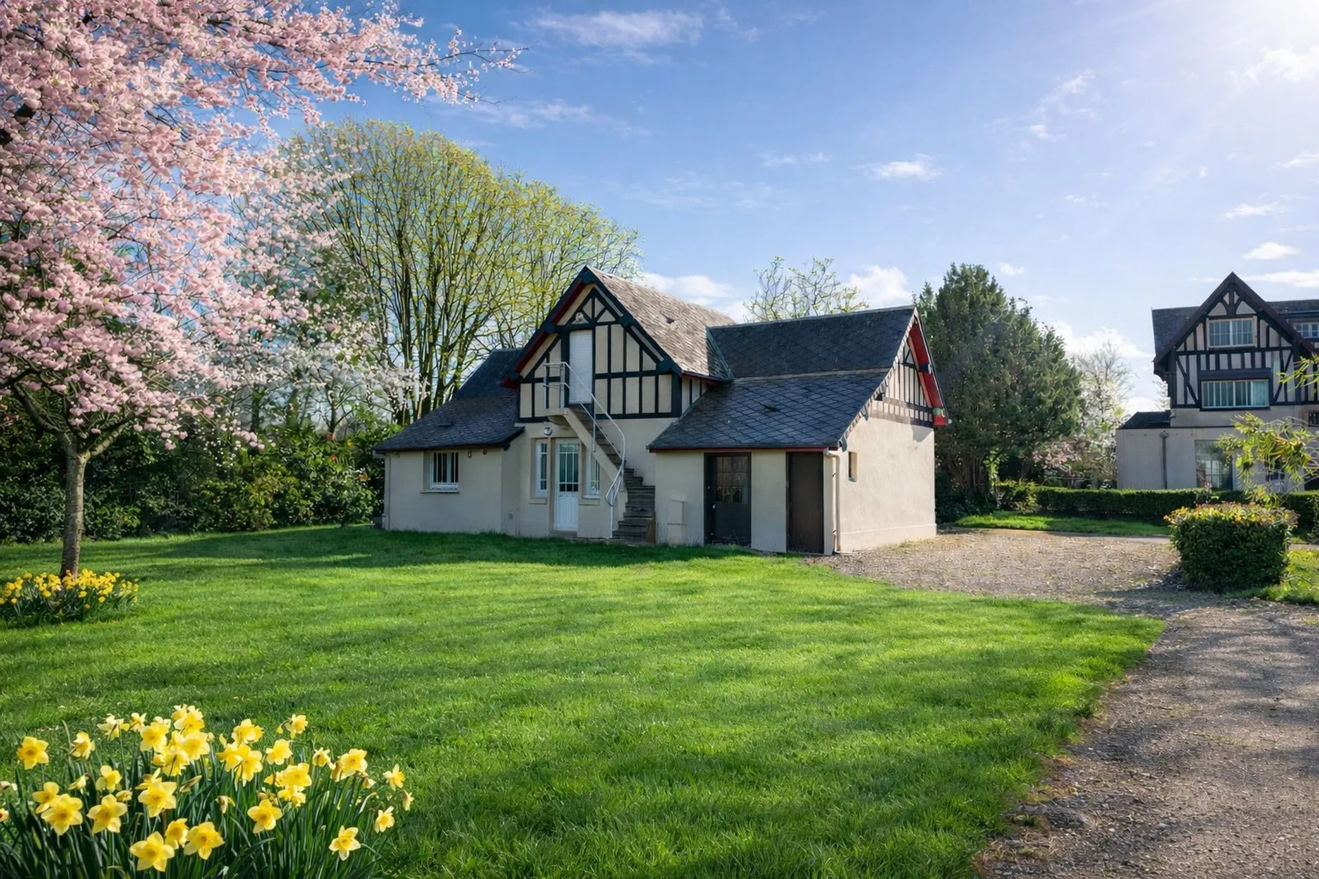 Maison anglo-normande avec maison indépendante, annexes et grand terrain arboré proche mer à Vattetot-sur-Mer