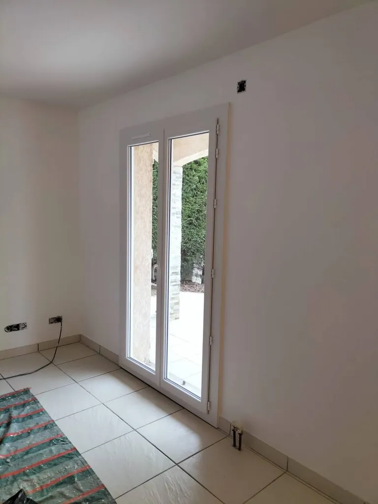 Pose de menuiseries en PVC à Villeurbanne