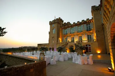 Votre agence d'organisation de mariage chic et bohème dans un domaine au milieu des oliviers avec piscine à Montpellier