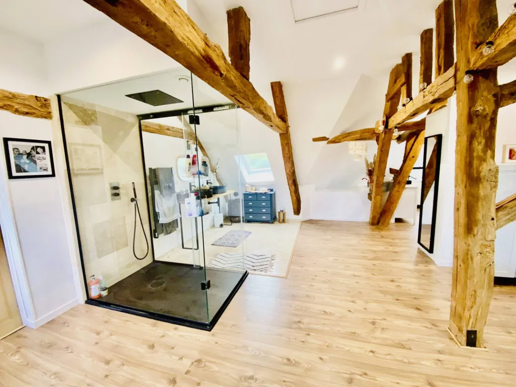 A vendre maison de 200 m² édifiée sur 2573 m² de terrain sur la commune très recherchée de LA BOUILLE 76530