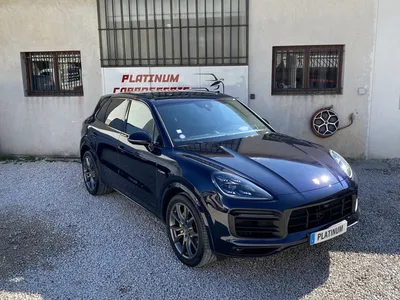 réparation carrosserie Porsche Cayenne du Centre Porsche Marseille proche de cassis et la Ciotat