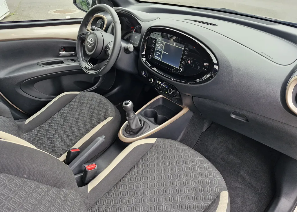 Toyota Yaris X 72 CH BVM 5 DESIGN ZEN MY23 OCCASION / 1ère Main / CAMERA DE RECUL / PRES DE TOULOUSE A PLAISANCE DU TOUCH EN OCCITANIE