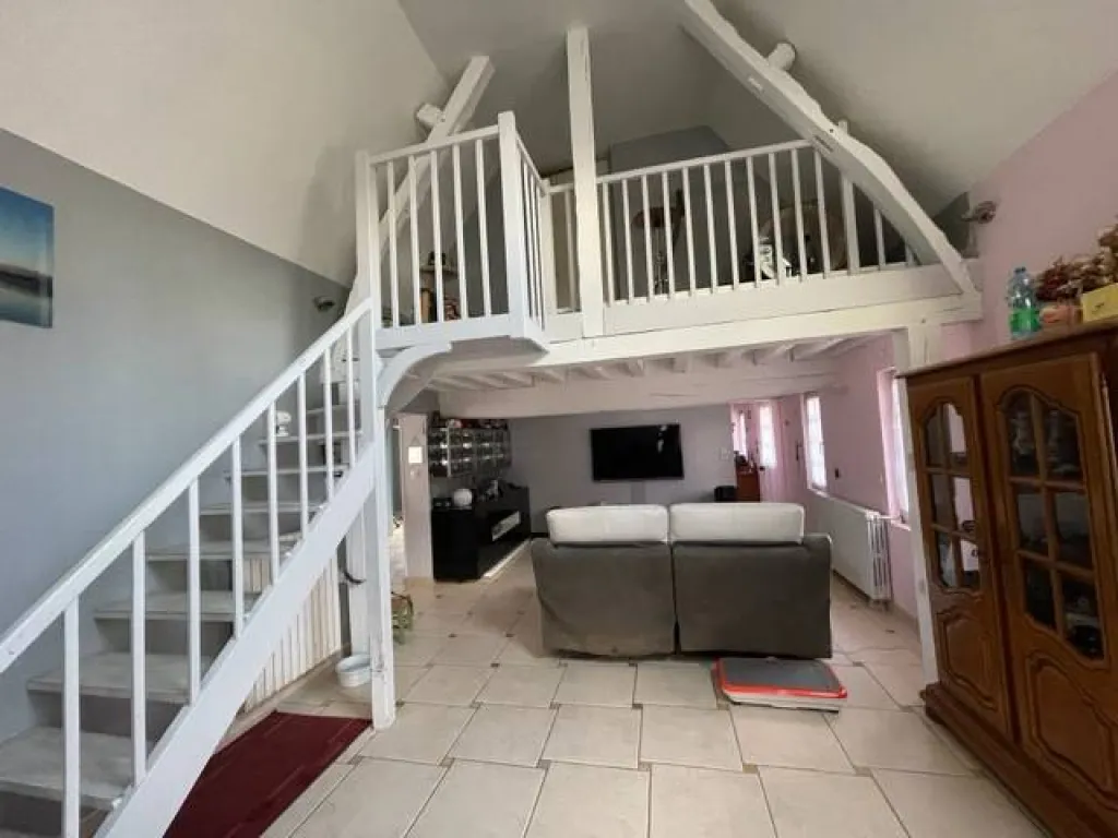 EXCLUSIVITÉ magnifique maison de 130 m² plus dépendance de 60 m² habitable édifiée sur 4600 m² de terrain sur la commune de LA LONDE 76500