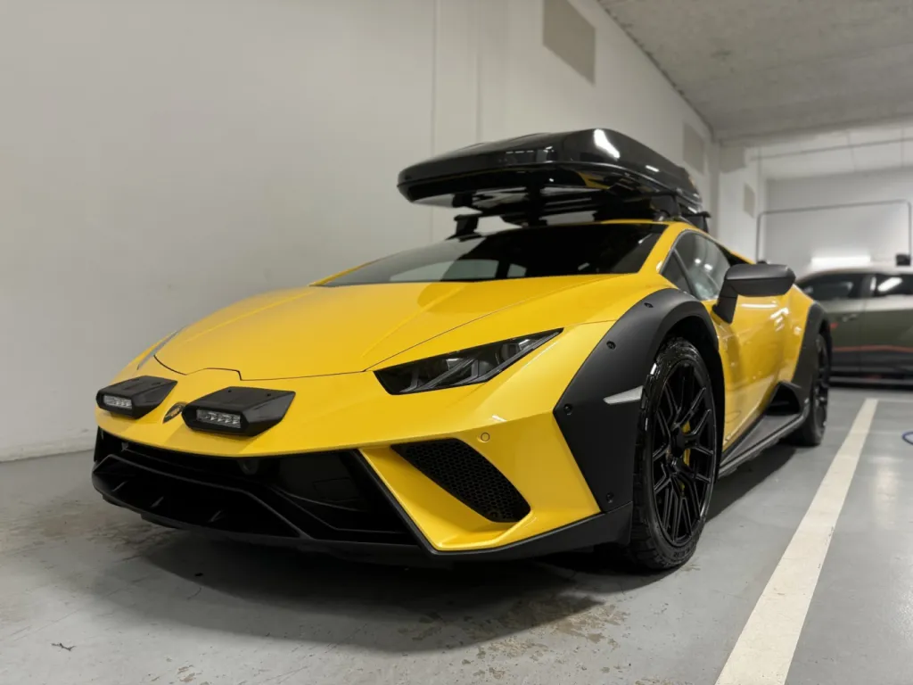 Polissage carrosserie avant/après sur Lamborghini, effacement des défauts – Nice