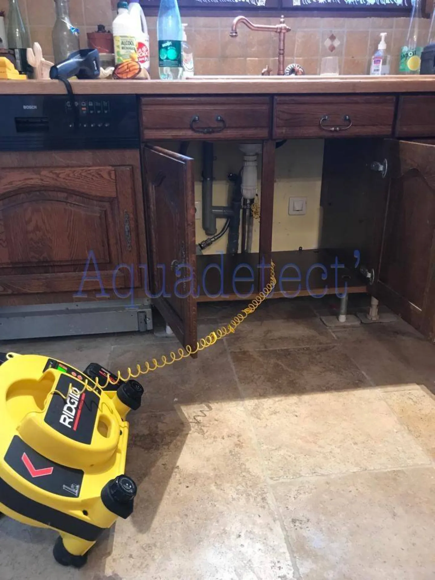 Recherche fuite non destructive sur une canalisation de cuisine à BRIGNOLES dans le VAR