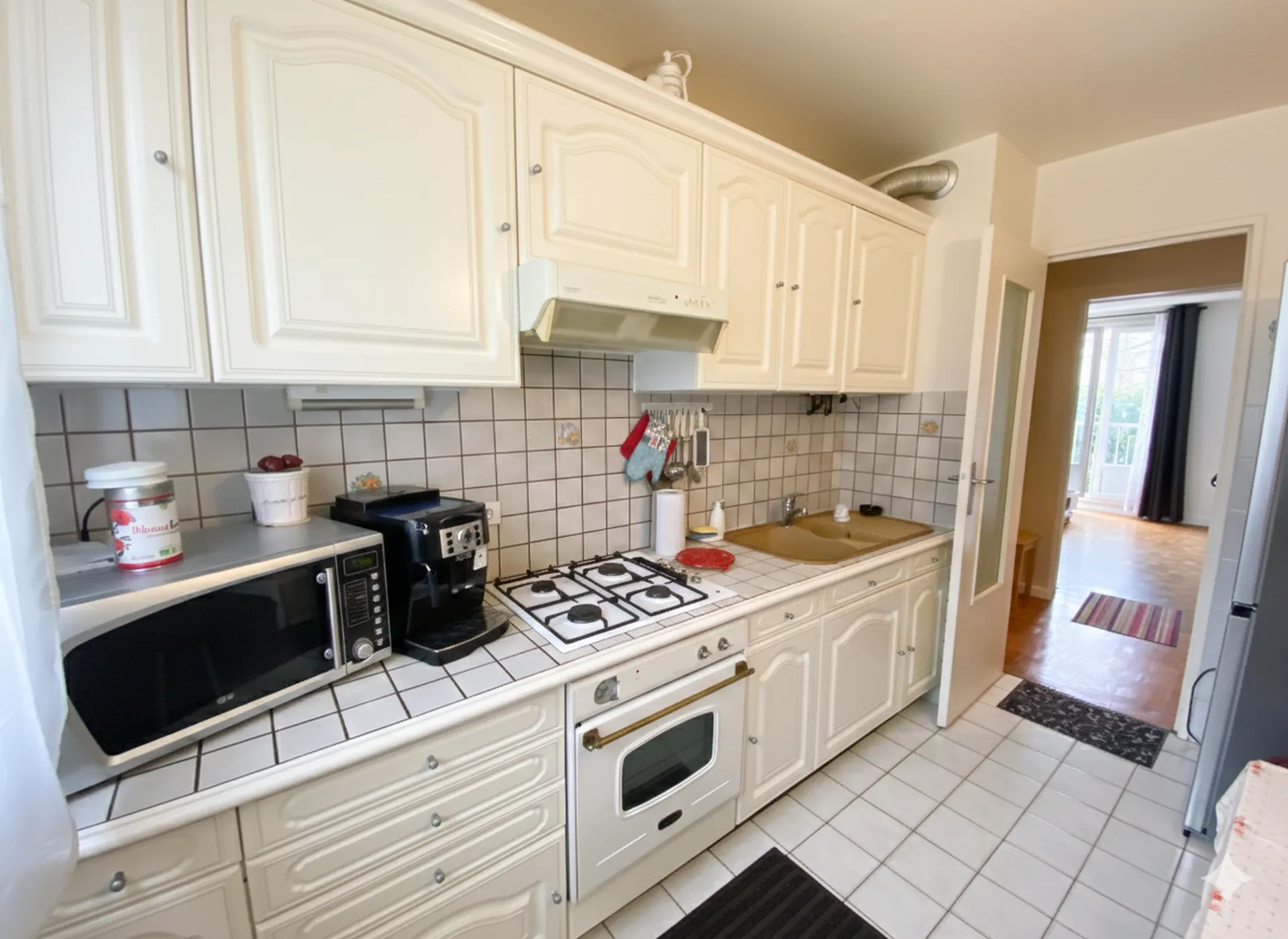 Cuisine avec cellier attenant studio à vendre chez Helix immobilier Le Vesinet à Chatou