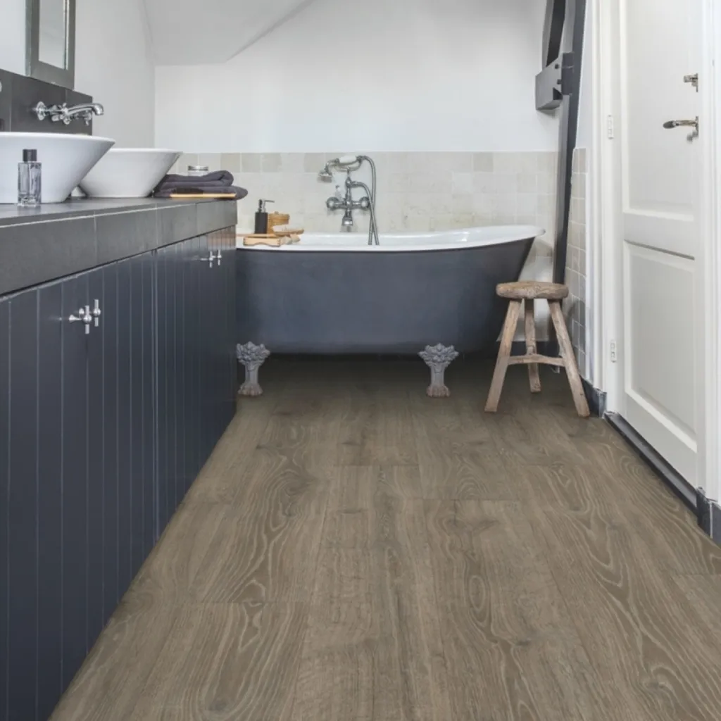 stratifié QUICKSTEP MJ3548 chêne des bois marron