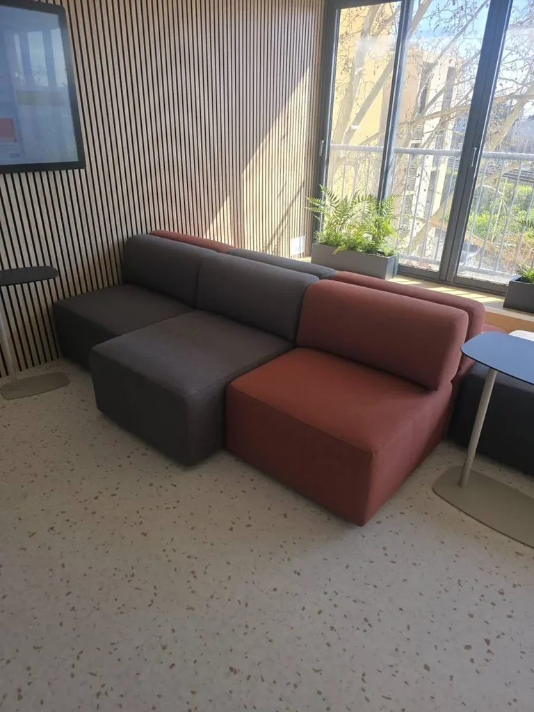 Canapés contemporains du fabricant INCLASS à Nîmes