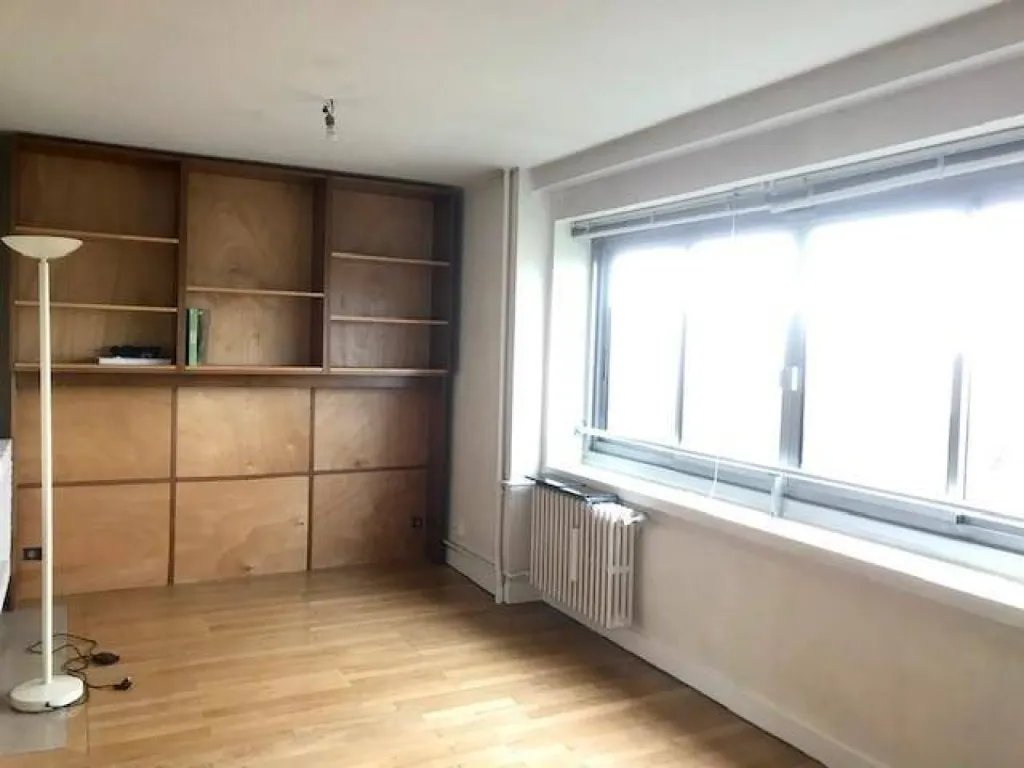Situé au 72 Boulevard d'Orléans à Rouen (rive gauche)