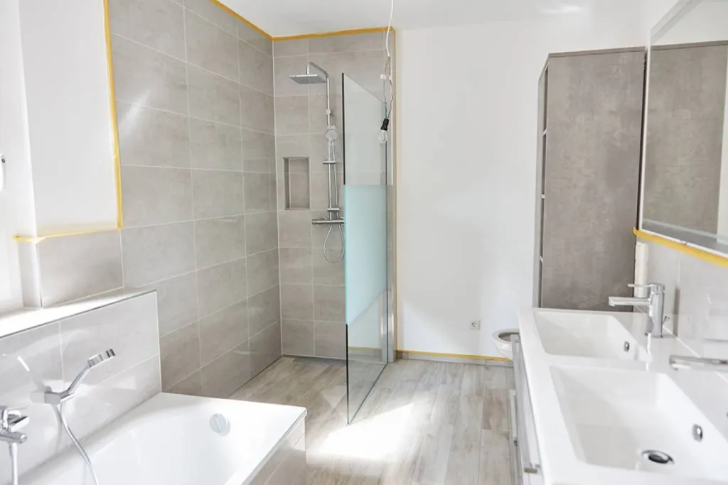 Quel prix pour remplacer sa Baignoire par une Douche Senior