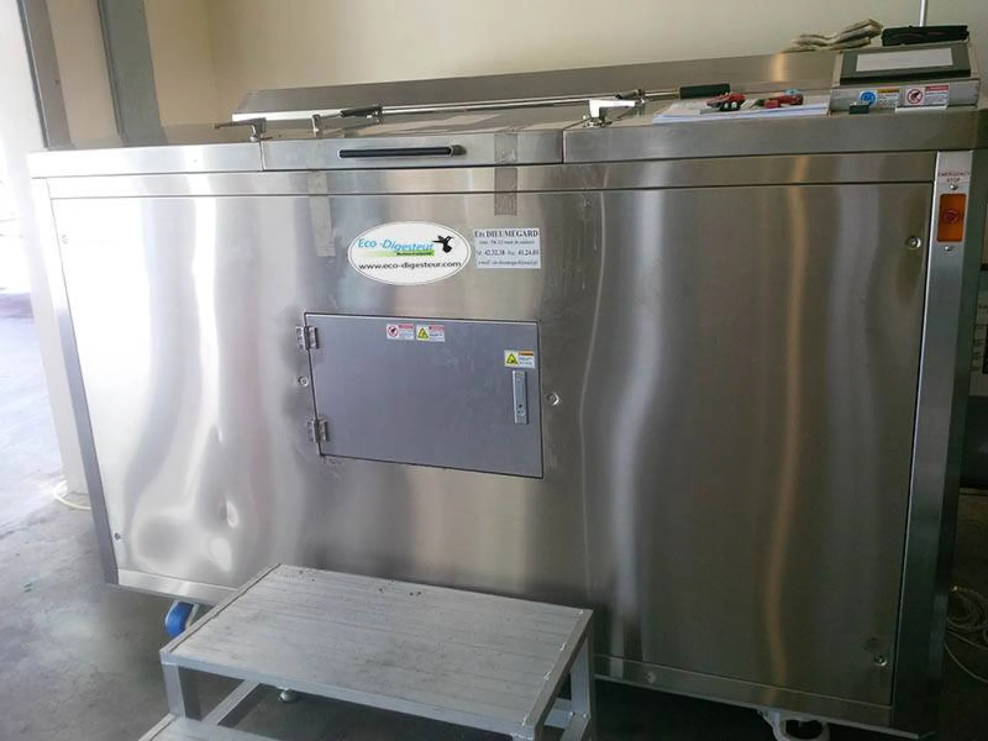 Eco-Digesteur valorise les dechets organiques de l'hotel Tetiaroa en Polynesie