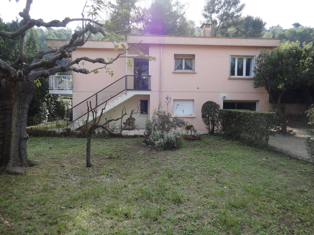 Maison à vendre Carnoux en Provence avec deux logements, , terrain piscinable