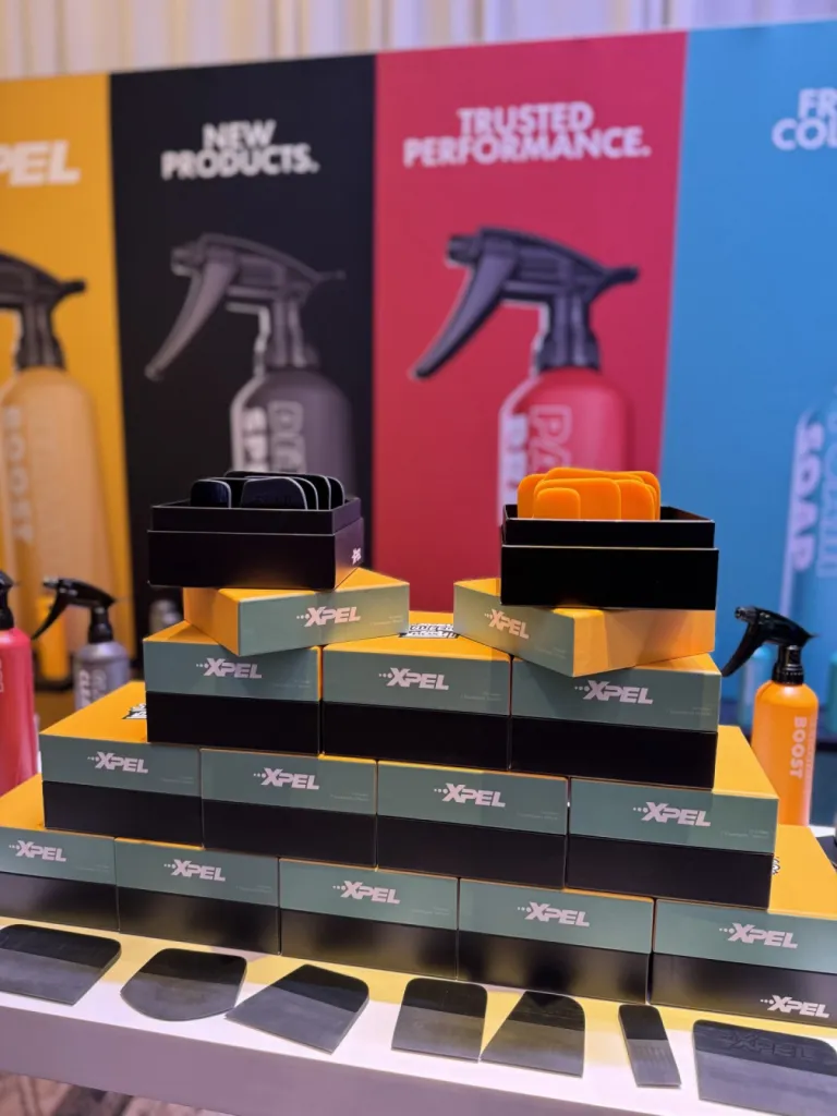 Quels sont les avantages de faire poser un film de protection de carrosserie PPF XPEL par un professionnel à Cannes ?