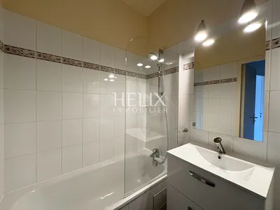 A louer à Saint Germain en Laye, un bel appartement en duplex 1er et 2 ème étage d'un immeuble bien entretenu.