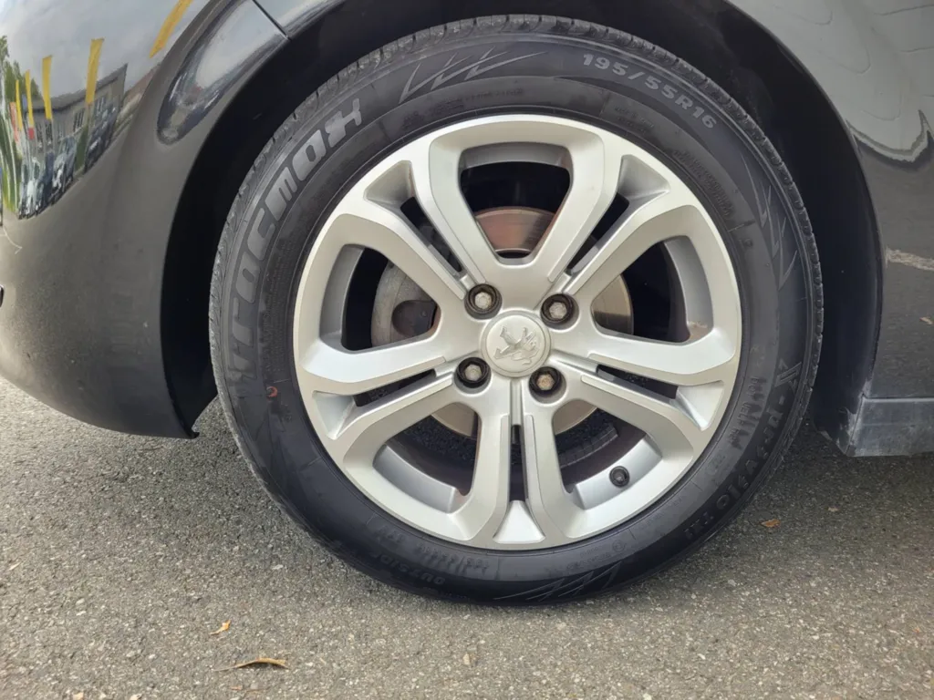 Peugeot 208 Allure 1.6 VTI 120cv occasion à Plaisance du Touch près de Tournefeuille