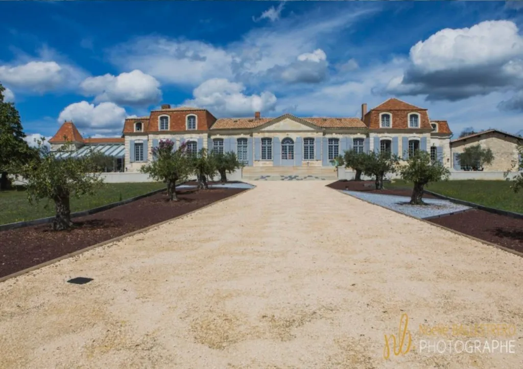 S’entourer de la bonne agence de Wedding Planner professionnelle est la solution pour faire du mariage de vos rêves une réalité. 